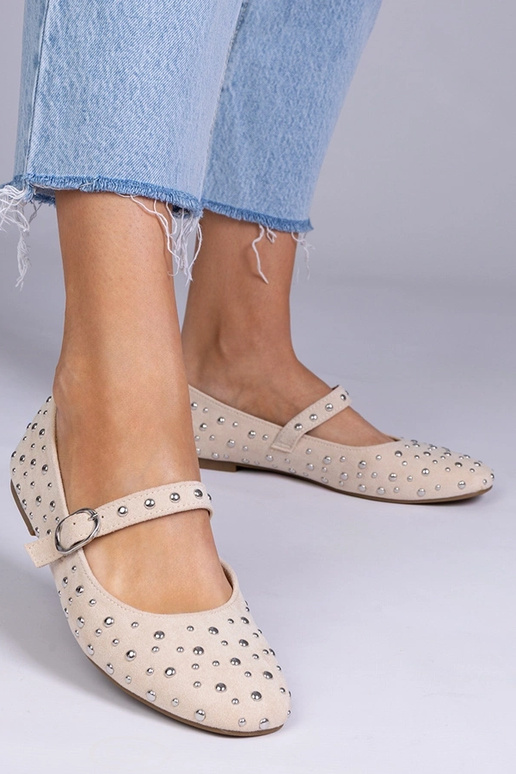 Bailarinas color arena con remaches y...