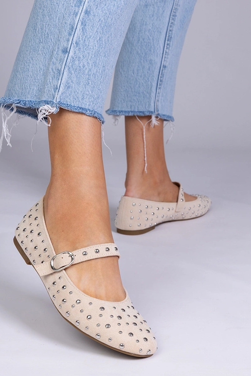 Bailarinas color arena con remaches y...