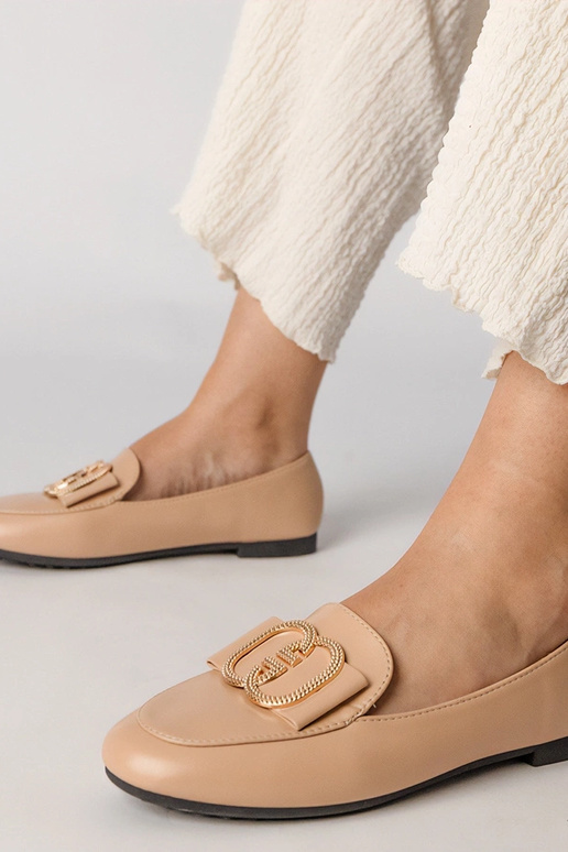 Mocasines crema para mujer con adorno... Mocasines crema para mujer con adorno...