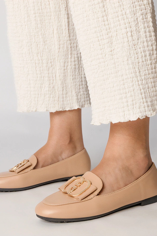 Mocasines crema para mujer con adorno... Mocasines crema para mujer con adorno...