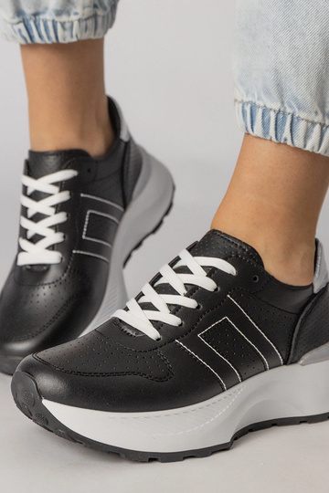 Zapatillas deportivas negras con inserto plateado, "Lenkuta" 2