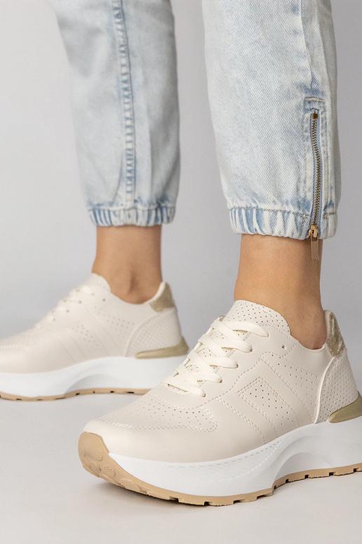 Zapatillas deportivas color arena con... Zapatillas deportivas color arena con...