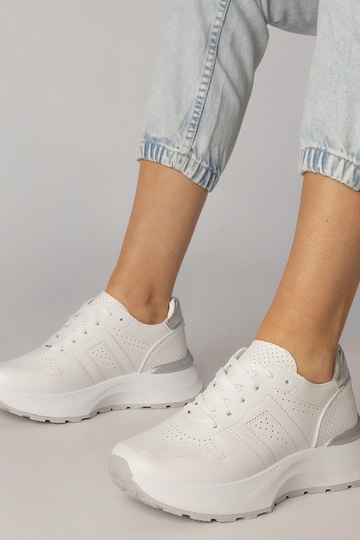 Zapatillas deportivas...