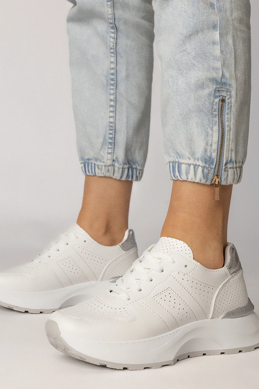 Zapatillas deportivas blancas con... Zapatillas deportivas blancas con...