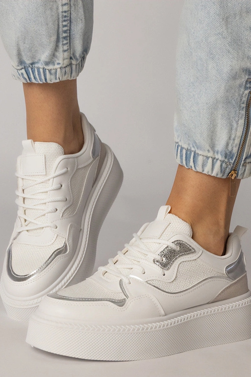 Zapatillas deportivas blancas con... Zapatillas deportivas blancas con...