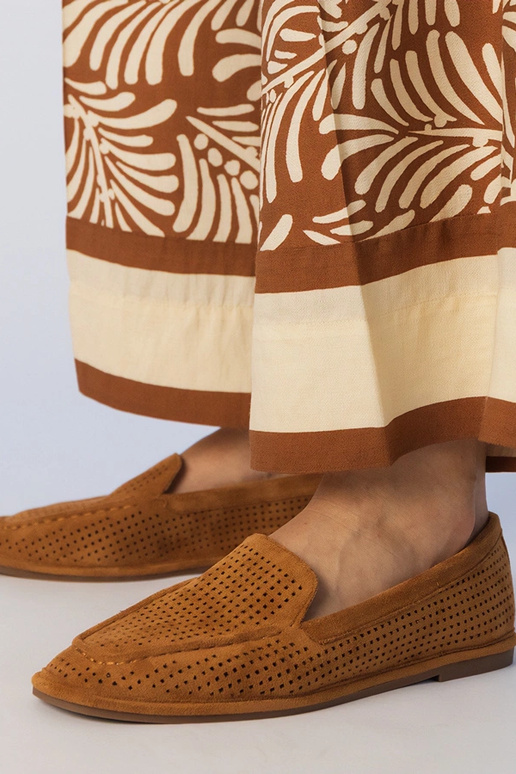 Mocasines negros de ante sintético...