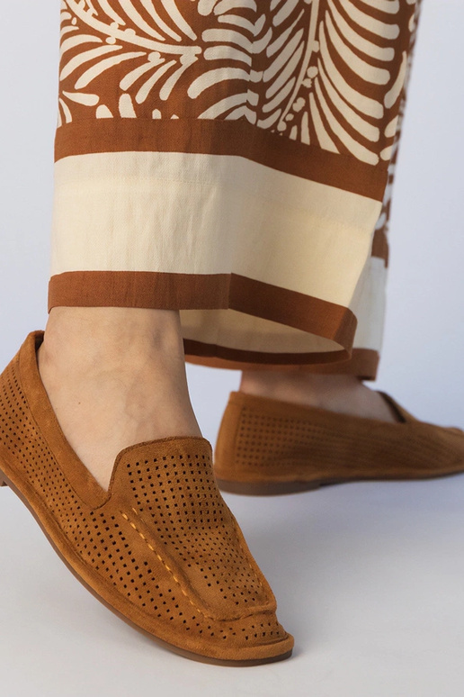 Mocasines negros de ante sintético...