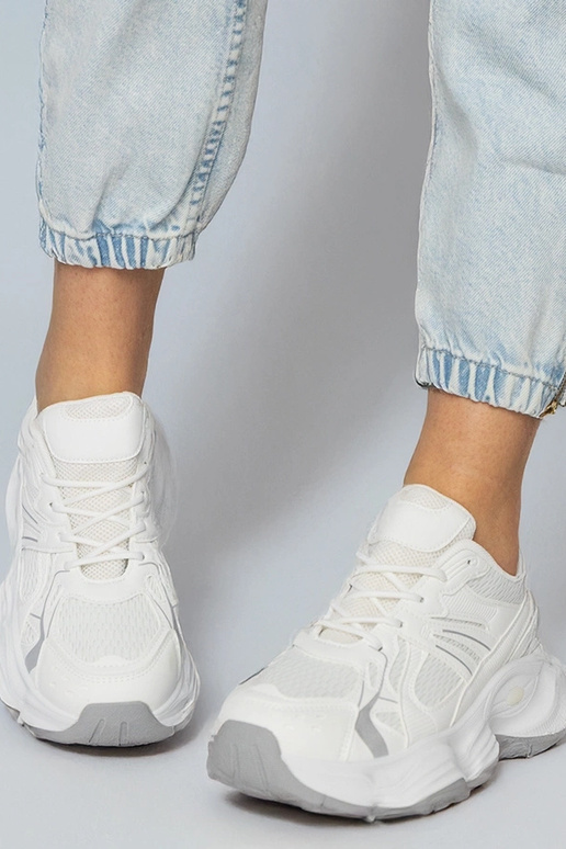 Zapatillas deportivas blancas con... Zapatillas deportivas blancas con...