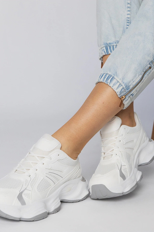 Zapatillas deportivas blancas con... Zapatillas deportivas blancas con...