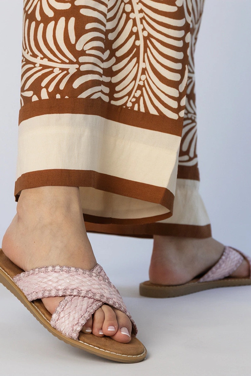 Zapatillas trenzadas rosas para... Zapatillas trenzadas rosas para...