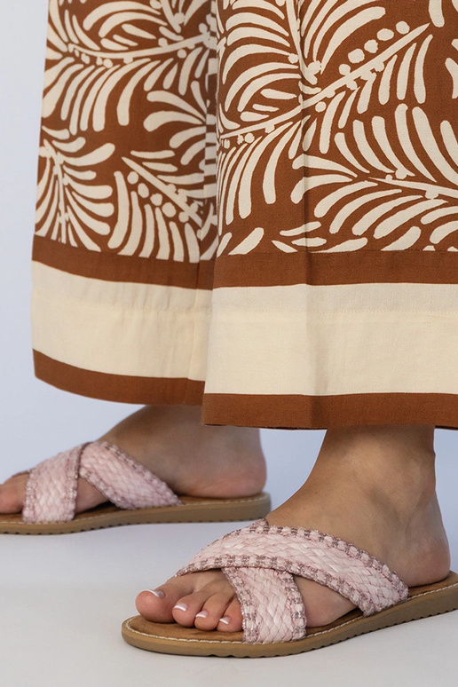 Zapatillas trenzadas rosas para... Zapatillas trenzadas rosas para...