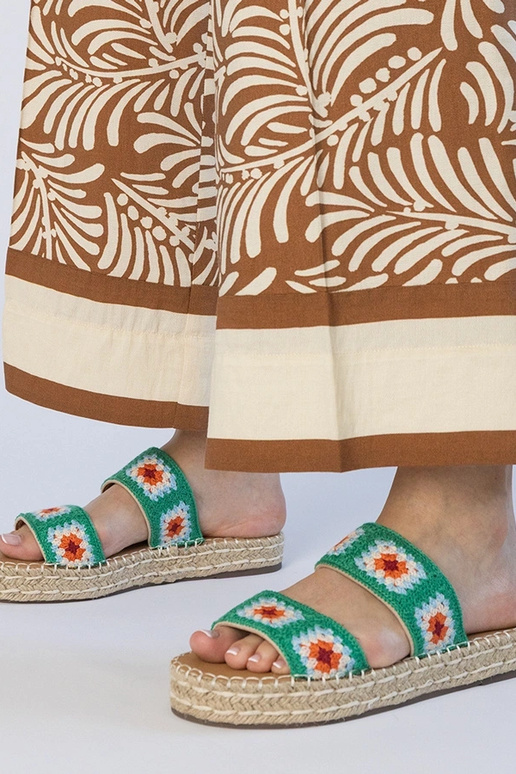 Zapatillas de esparto verdes con... Zapatillas de esparto verdes con...