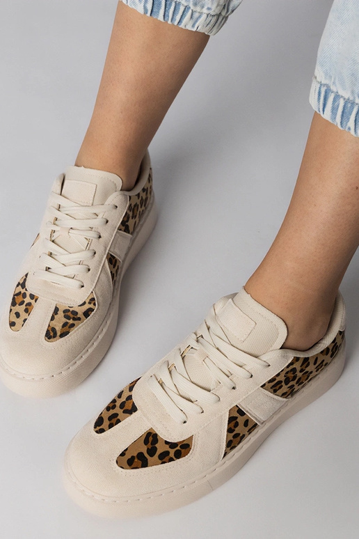 Zapatillas deportivas color arena con...