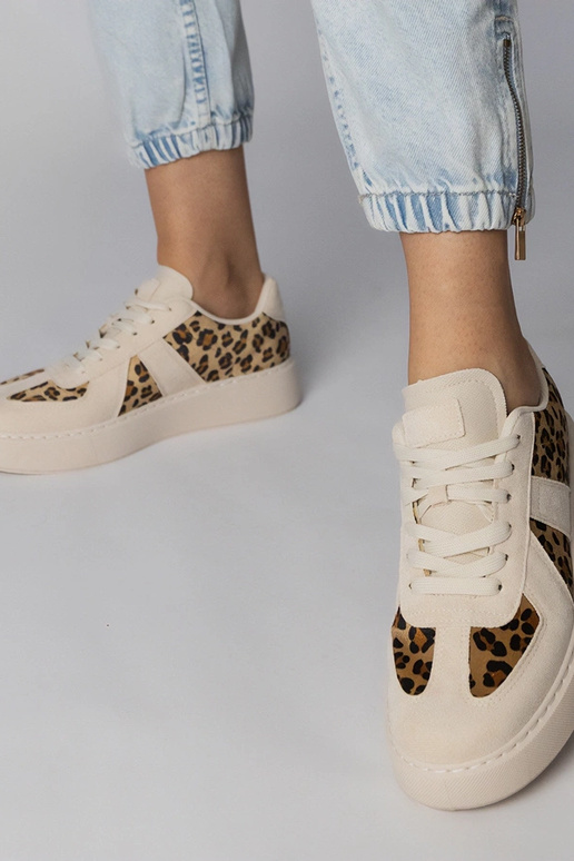 Zapatillas deportivas color arena con...