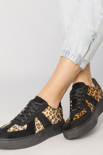 Zapatillas deportivas negras con estampado de pantera, "Toris"