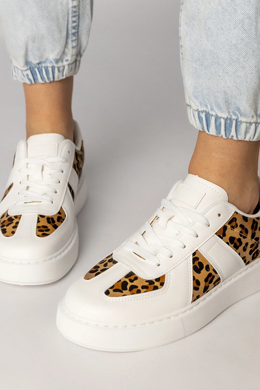 Zapatillas deportivas blancas con...