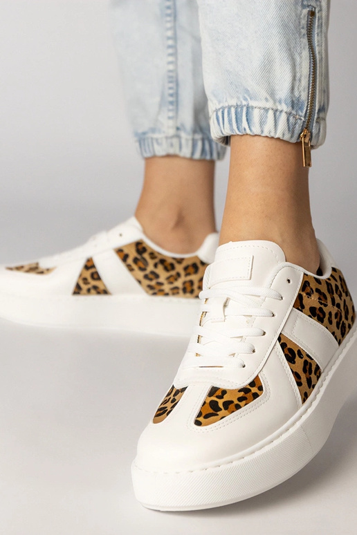 Zapatillas deportivas blancas con...