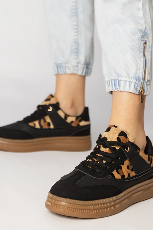 Zapatillas deportivas de mujer con... Zapatillas deportivas de mujer con...