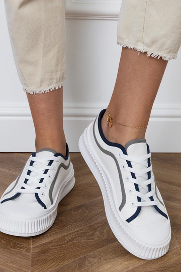 Zapatillas de mujer blancas con plataforma, "Salis" 2