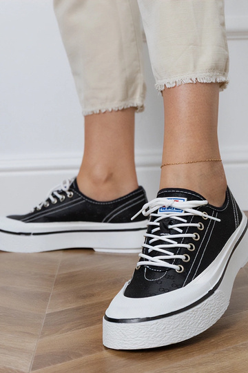 Zapatillas de mujer negras con plataforma, "Greta"
