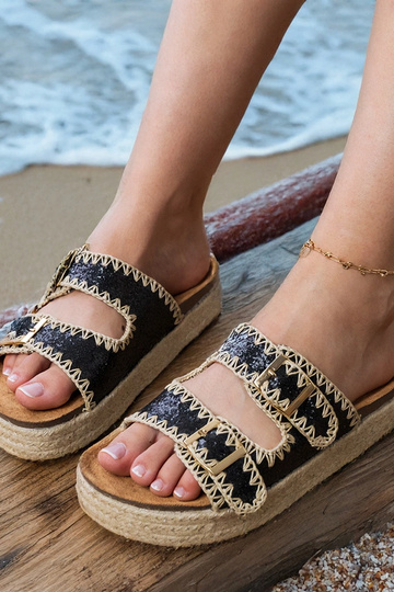 Zapatillas tipo espadrilles negras con purpurina y hebillas, “Induri” 2