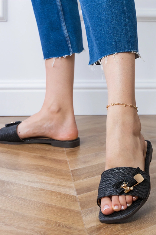 Pantuflas planas negras con...