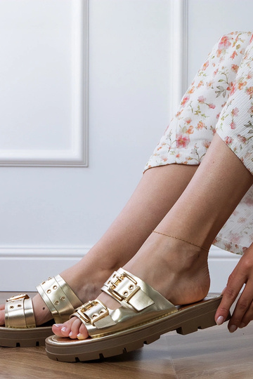 Zapatillas planas doradas con hebillas en las tiras, "Liluna" 2