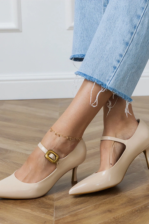 Sandalias clásicas color arena con... Sandalias clásicas color arena con...