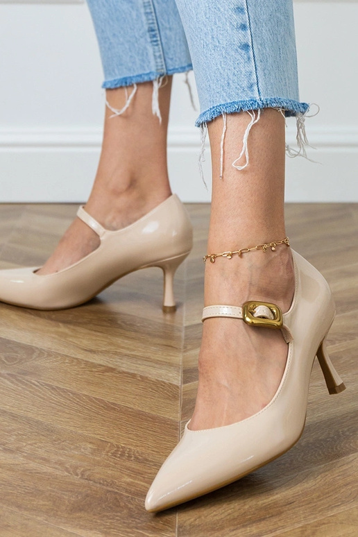 Sandalias clásicas color arena con... Sandalias clásicas color arena con...