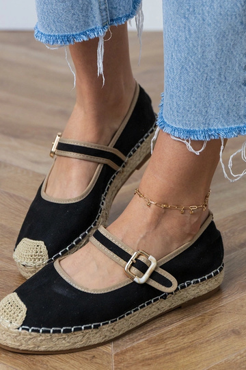Espadrilles negras con hebilla decorativa Pilata 2