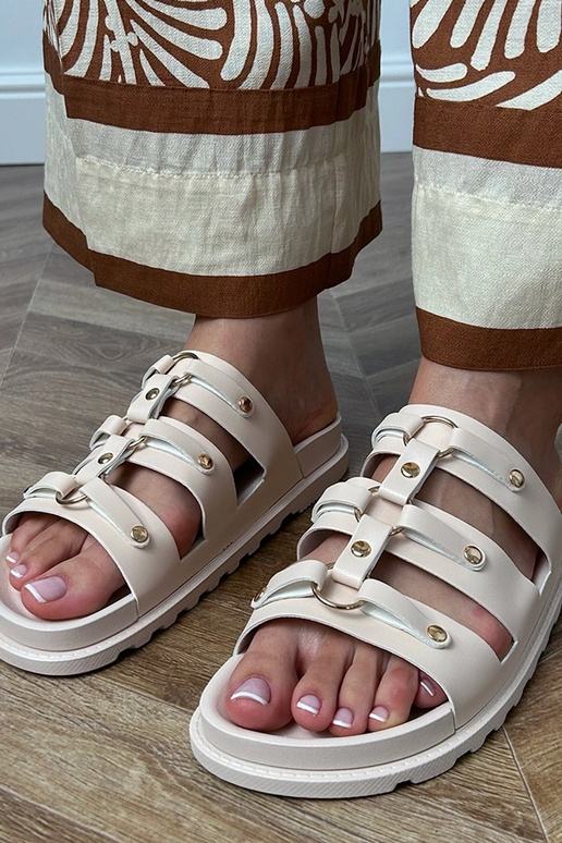 Zapatillas romanas color arena con... Zapatillas romanas color arena con...