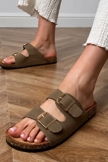 Chancletas verdes con... 2