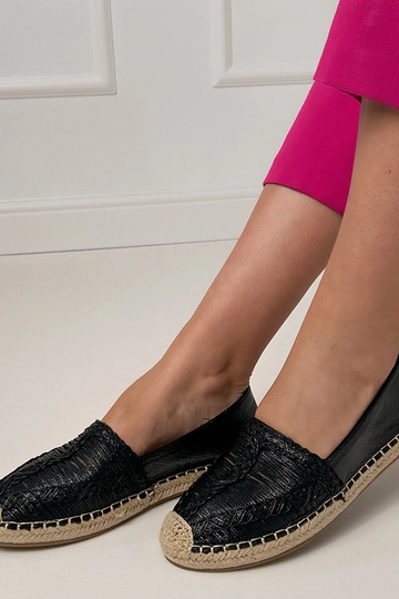 Espadrilles negras caladas con plataforma Zelvira 2