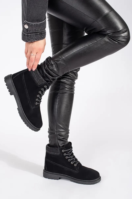 Los zapatos de mujer están hechos de...