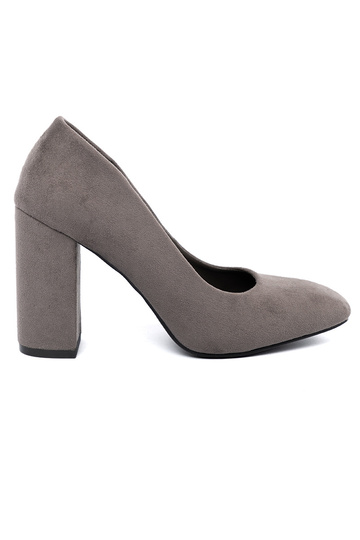 Tacones de ante gris