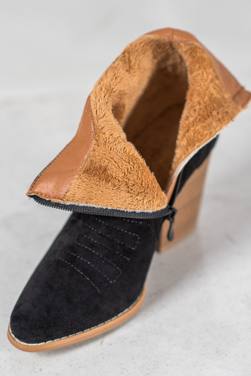 Botines de estilo vaquero con tacón