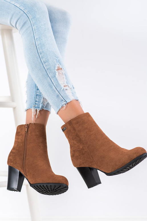 Botines marrones con tacones