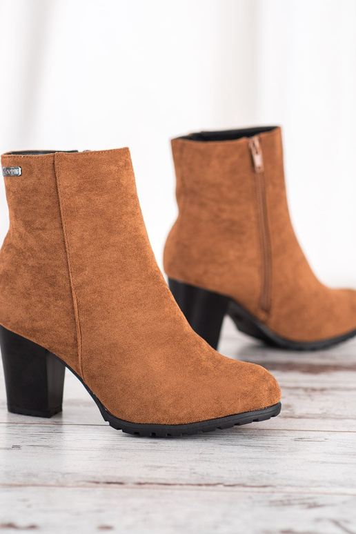 Botines marrones con tacones