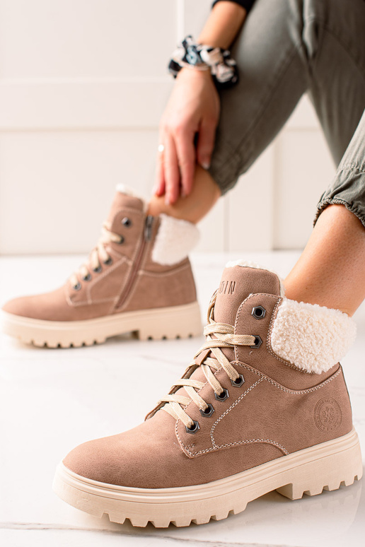 Botines de ecopiel con diseño elegante Botines de ecopiel con diseño elegante