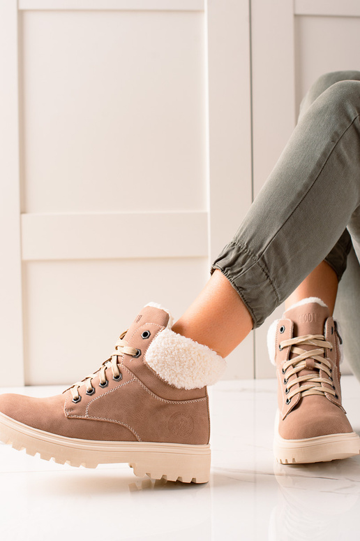 Botines de ecopiel con diseño elegante Botines de ecopiel con diseño elegante