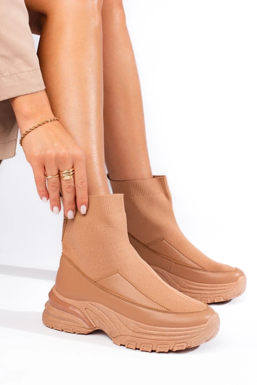 Zapatos de mujer estilo deportivo en... Zapatos de mujer estilo deportivo en...