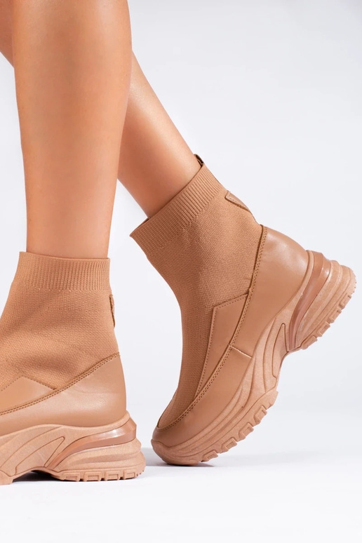 Zapatos de mujer estilo deportivo en... Zapatos de mujer estilo deportivo en...