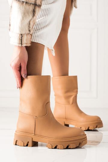 Botas camel con diseño rugoso 2