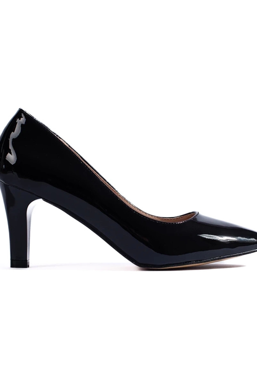 zapatos negros casuales