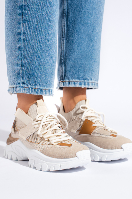 Zapatillas con cordones modelo...