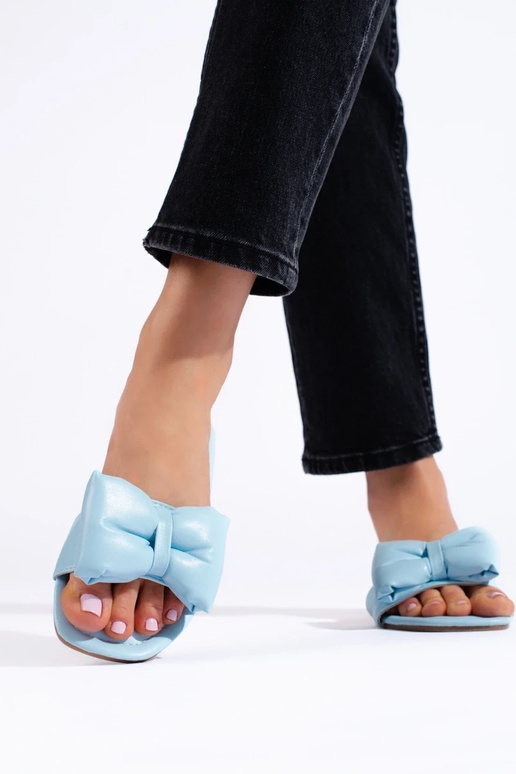 Pantuflas azul claro con cinta Shelovet