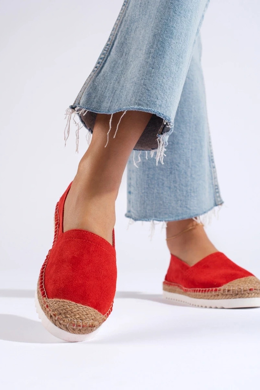 Alpargatas con plataforma de T. Sokolski en rojo.