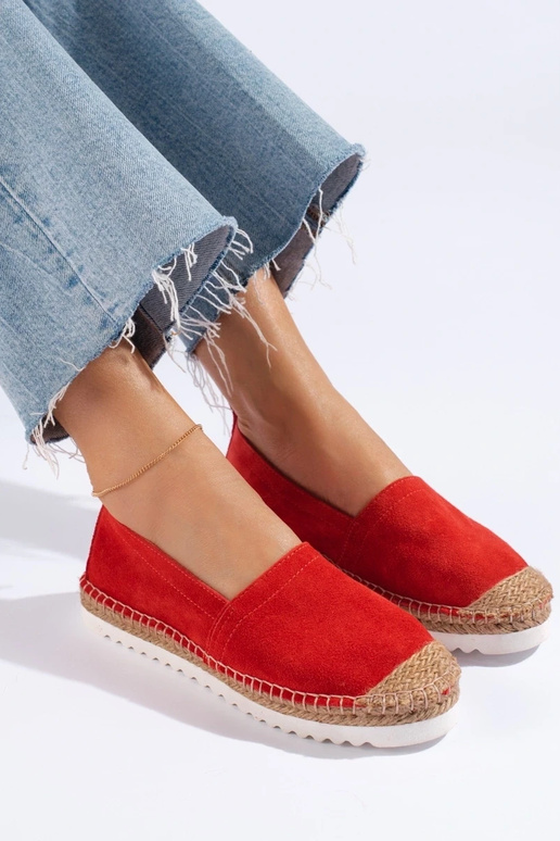 Alpargatas con plataforma de T. Sokolski en rojo.