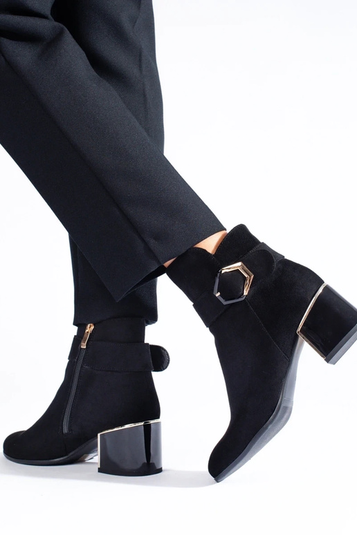 Zapatos de mujer de estilo elegante...