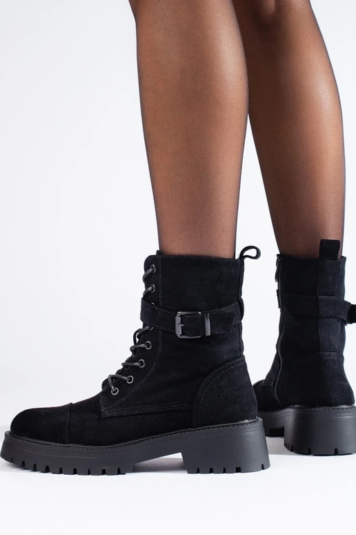 Botines de gamuza con hebillas